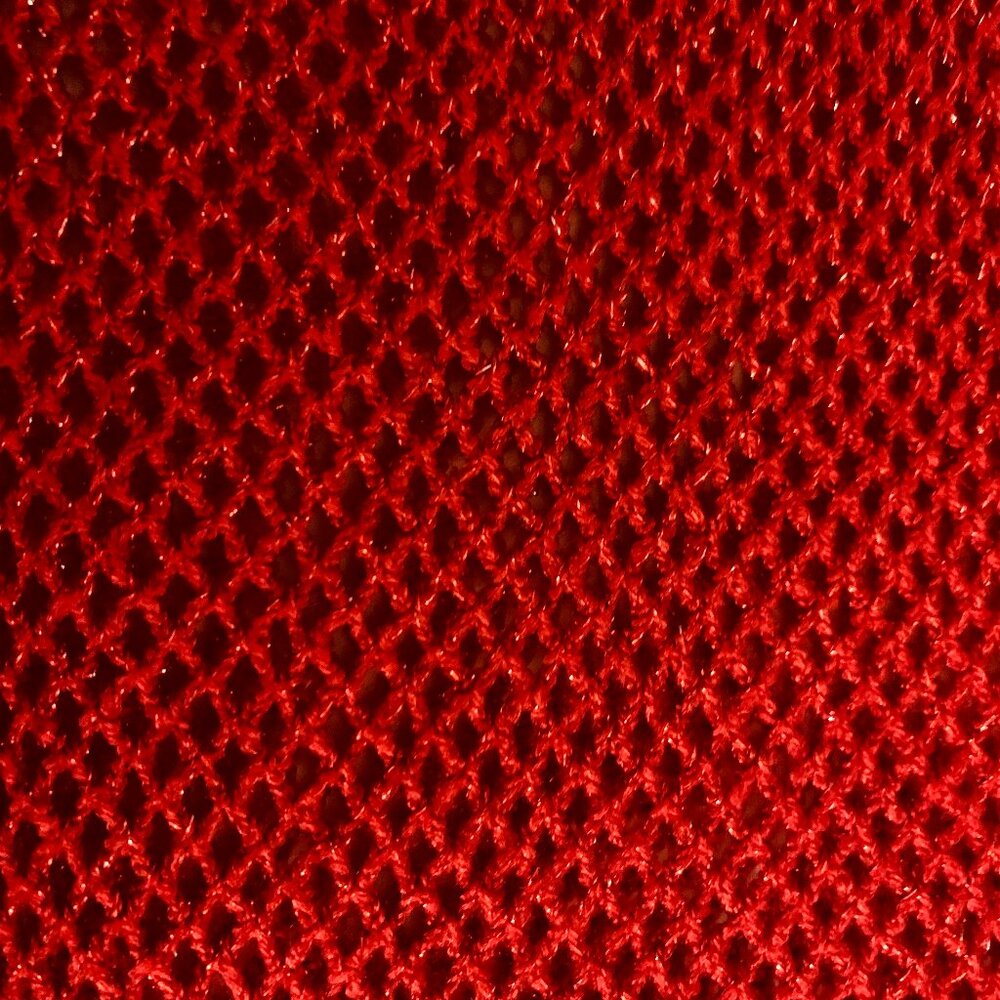 Circular christmas scarf, machine made mesh pattern.